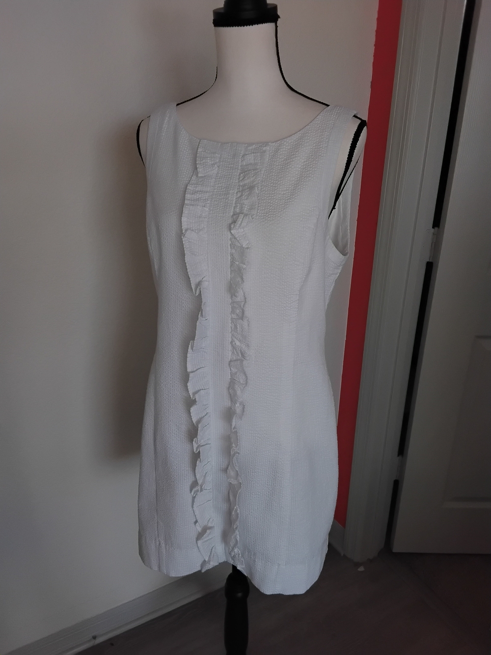 NWOT Lauren James White Sleeveless Ruffle Dress